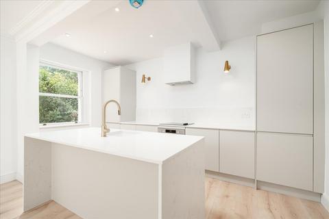 2 bedroom flat for sale, Cavendish Road, London, NW6