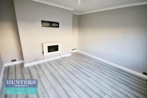 3 bedroom terraced house for sale, (SR) - Bertie Street Cutler Heights, Bradford, West Yorkshire, BD4 9LL