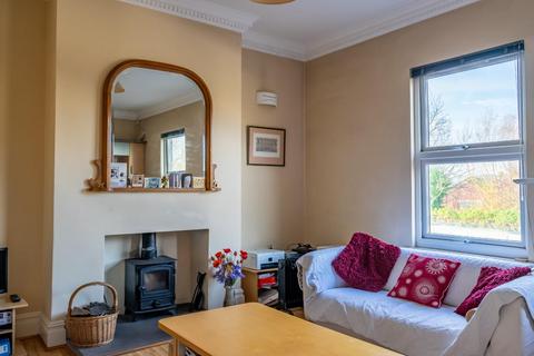 2 bedroom terraced house for sale, Barbican Road, York