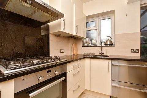 42 Victoria Avenue, Wallington, SM6 7JS