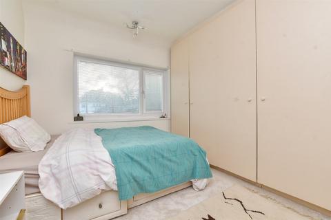 42 Victoria Avenue, Wallington, SM6 7JS