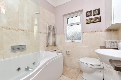 42 Victoria Avenue, Wallington, SM6 7JS