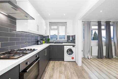 172 Bensham Manor Road, Thornton Heath, CR7 7AW