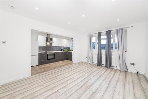 172 Bensham Manor Road, Thornton Heath, CR7 7AW