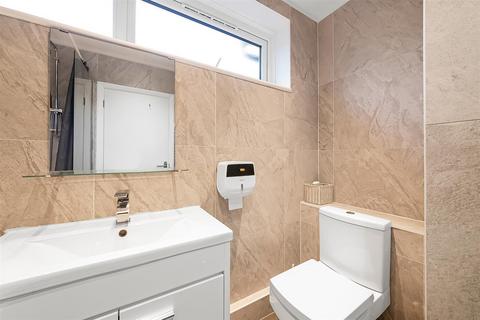 172 Bensham Manor Road, Thornton Heath, CR7 7AW