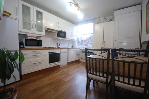 2 bedroom detached house to rent, Handforth Road, Oval SW9