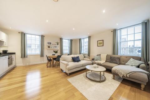 2 bedroom flat for sale, Clapham Common South Side, Clapham