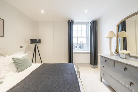 2 bedroom flat for sale, Clapham Common South Side, Clapham