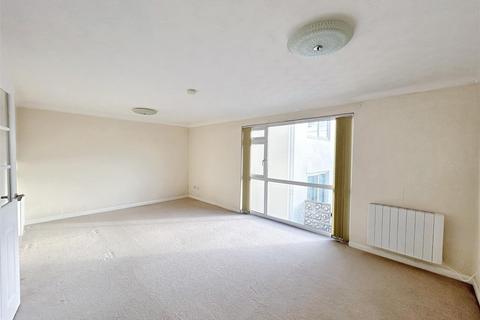 2 bedroom flat for sale, Elm Court Gardens, Truro