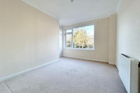 2 bedroom flat for sale, Elm Court Gardens, Truro