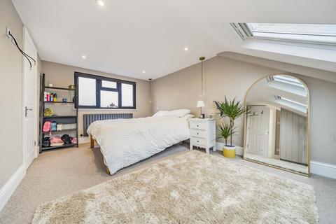 92 Nelson Road, London, SW19 1HX