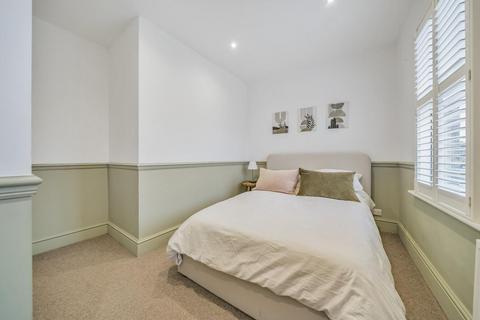 92 Nelson Road, London, SW19 1HX