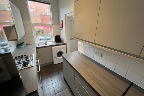 4 bedroom end of terrace house for sale, Argie Road,  Leeds, LS4