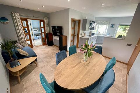 Gordano Lodge Clevedon Road, Weston In Gordano, Bristol, BS20 8PZ