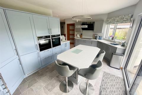 Gordano Lodge Clevedon Road, Weston In Gordano, Bristol, BS20 8PZ