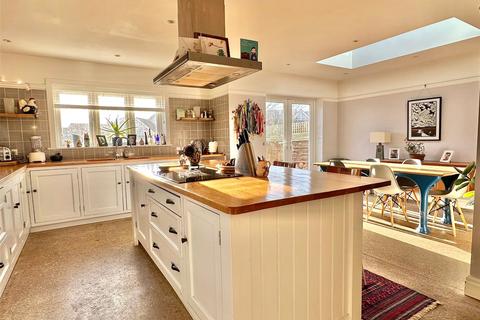 4 bedroom semi-detached house for sale, Park Road, Milford on Sea, Lymington, Hampshire, SO41