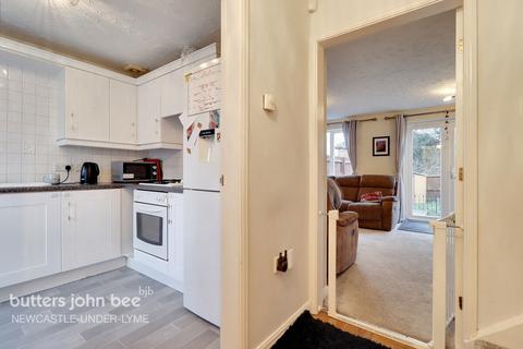 3 bedroom terraced house for sale, Chatsworth Park Avenue, STOKE-ON-TRENT