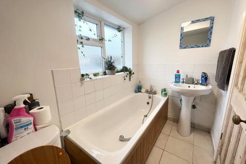 2 bedroom house to rent, Morton Terrace, Guiseley, Leeds, West Yorkshire, UK, LS20