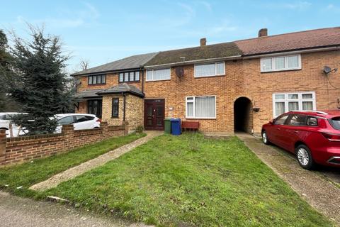 3 bedroom terraced house for sale, Erriff Drive, South Ockendon, Essex, RM15