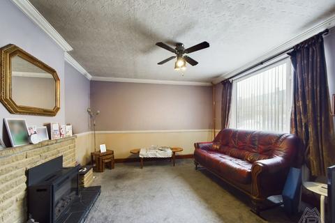 3 bedroom terraced house for sale, Erriff Drive, South Ockendon, Essex, RM15