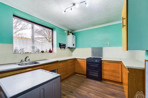 3 bedroom terraced house for sale, Erriff Drive, South Ockendon, Essex, RM15