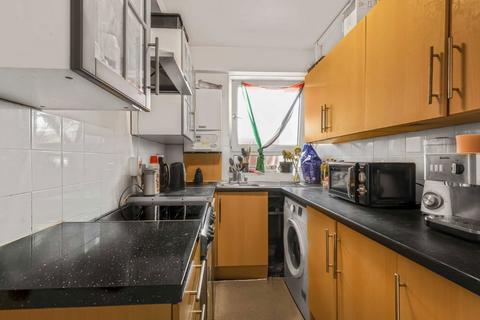 2 bedroom flat to rent, Neckinger Estate, London SE16