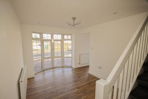 3 bedroom detached house to rent, Regency Court, Sittingbourne, Kent, ME10