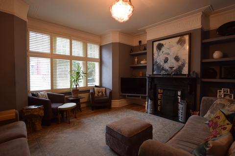 5 bedroom terraced house for sale, Spencer Avenue, London, Greater London. N13