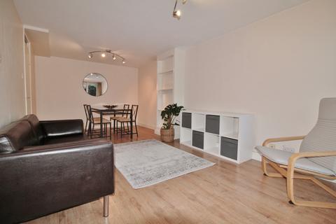 2 bedroom maisonette to rent, More Close, St Paul's Court, Hammersmith, W14