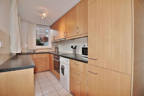 2 bedroom maisonette to rent, More Close, St Paul's Court, Hammersmith, W14