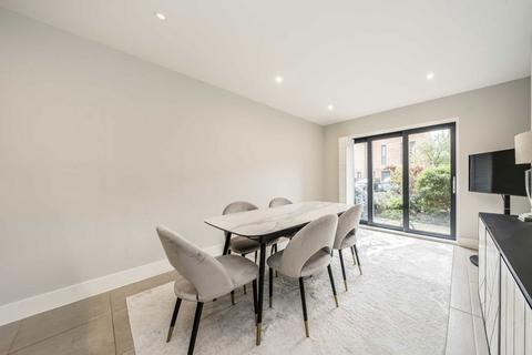 3 bedroom house for sale, Pipit Drive, London SW15