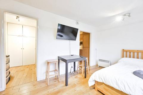 Studio to rent, Spencer Mews, Barons Court, London, W6