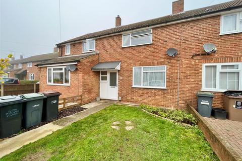 3 bedroom terraced house to rent, Briar Close, Luton, LU2 8EA