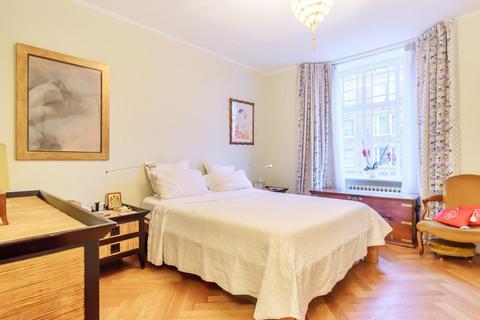 4 bedroom flat for sale, Queensway, Bayswater