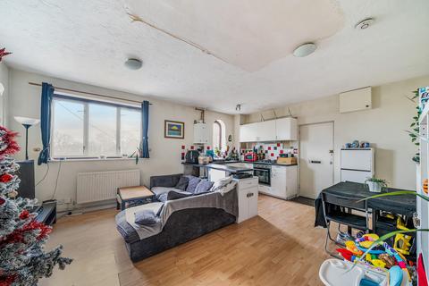 1 bedroom apartment for sale, Claire Court, Mitcham CR4