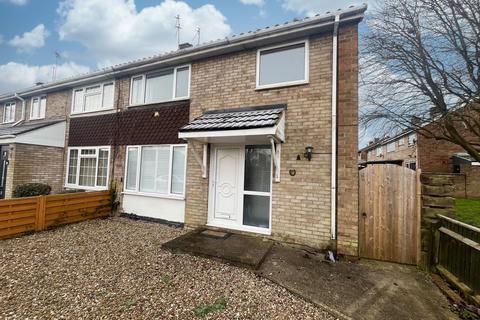 3 bedroom terraced house to rent, Taunton Avenue, Corby, NN18