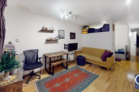 Studio for sale, Cable Street, London