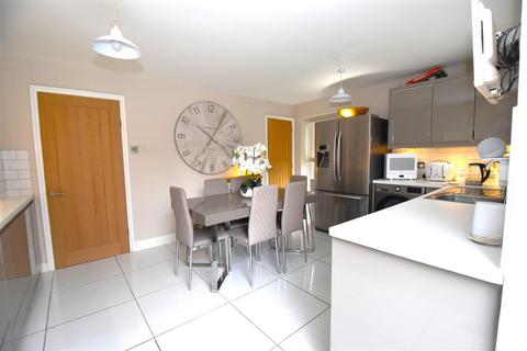 3 bedroom semi-detached house for sale, Oaklands Mews, Rochford