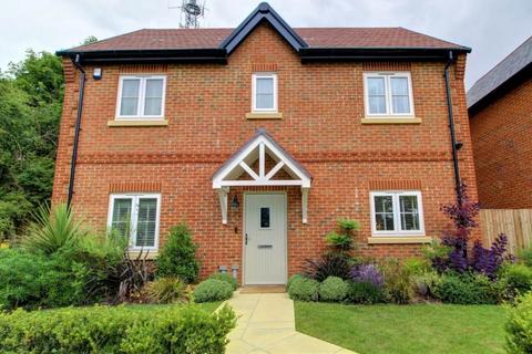 3 bedroom detached house for sale, Aspen Road, High Wycombe HP10