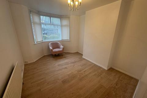 3 bedroom semi-detached house to rent, The Crescent , Wednesbury WS10