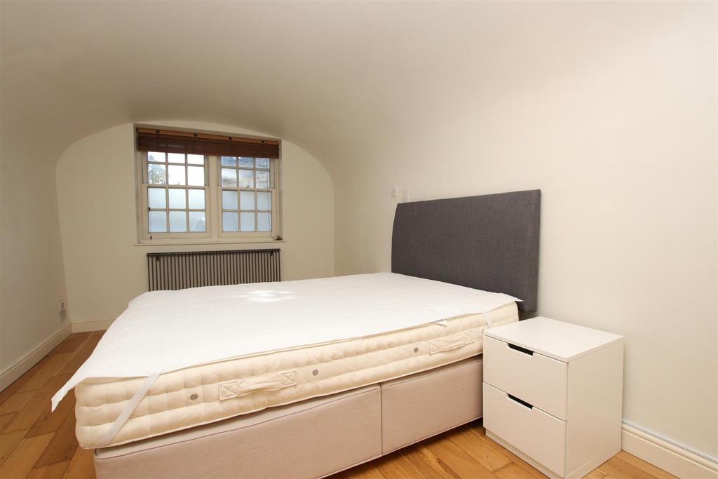 Bedroom 2.JPG