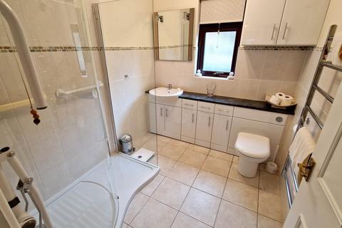 2 The Close, Camelford, PL32 9TW
