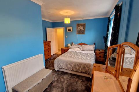 2 The Close, Camelford, PL32 9TW