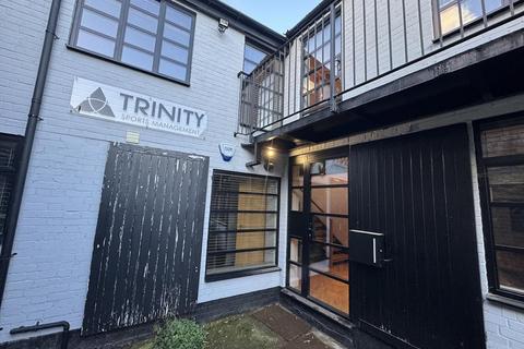 Office to rent, Unit 3 Hampton Works, R/O 119 Sheen Lane, East Sheen, SW14 8AE