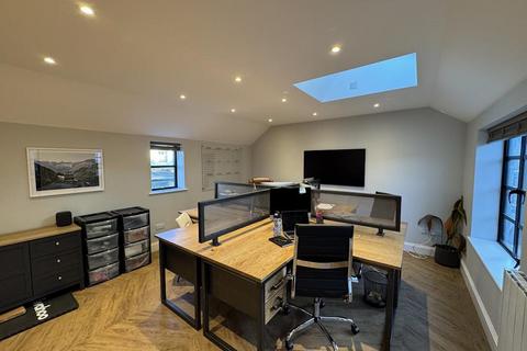 Office to rent, Unit 3 Hampton Works, R/O 119 Sheen Lane, East Sheen, SW14 8AE