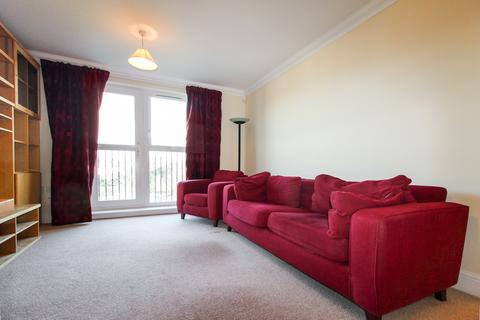 2 bedroom flat to rent, Kingston Road, Epsom KT19