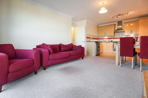 2 bedroom flat to rent, Kingston Road, Epsom KT19