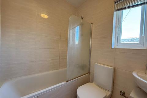 1 bedroom property to rent, Thornbury Road, Isleworth, Isleworth