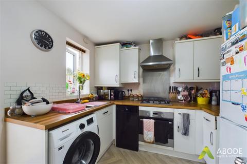 3 bedroom end of terrace house for sale, Gilliver Close, Burton-On-Trent DE14