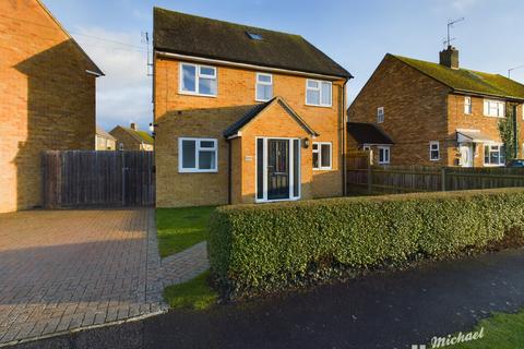 3 bedroom detached house for sale, Roberts Road, Haddenham, Buckinghamshire